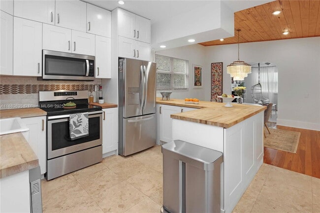 Photo - 1648 Adams St