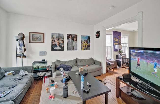 Photo - 2026 Maple Ave Unit House