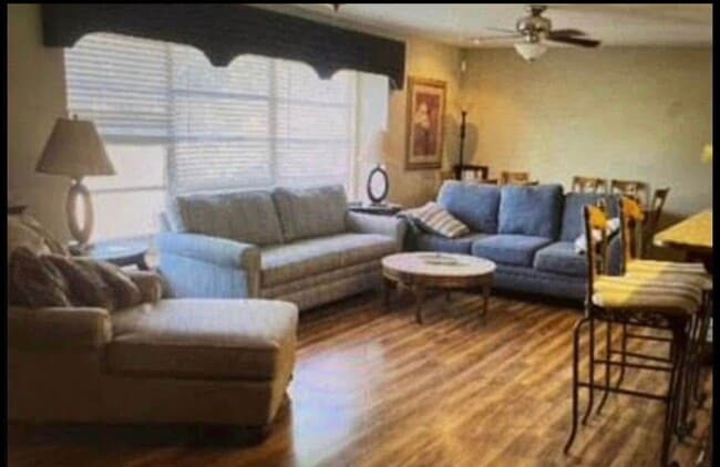 22215 Oneida Ave