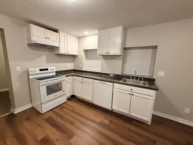 Photo - 540 Harahan Rd