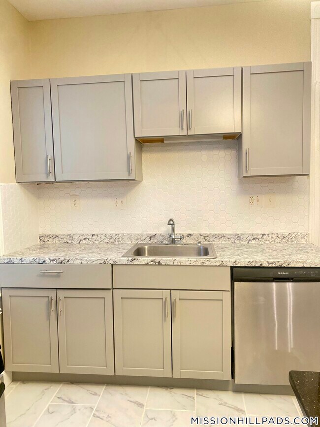 Photo - 10 Bucknam St Unidad 1