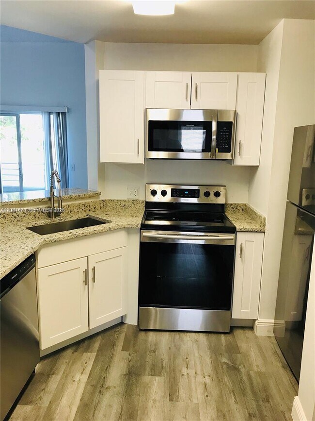 Photo - 3437 NW 44th St Unit 204