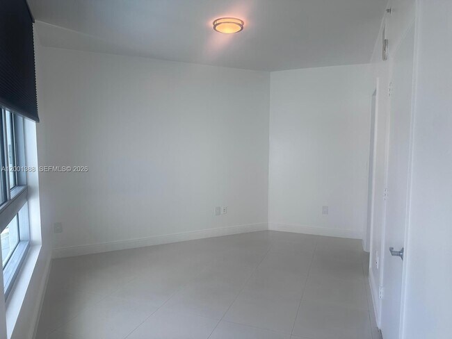 Photo - 350 S Miami Ave Unidad 1908