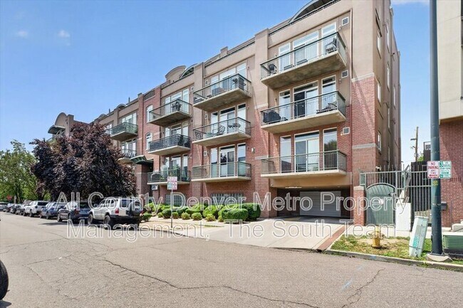 3201 Shoshone St Unit 108