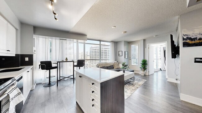 Building Photo - 215 Fort York Blvd Unit SI ID1496951P