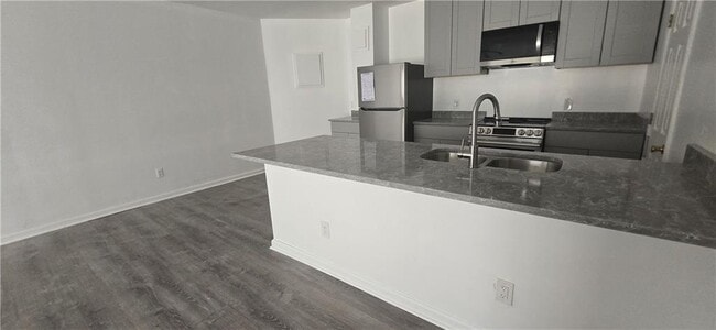 Photo - 4951 Larkspur Ln