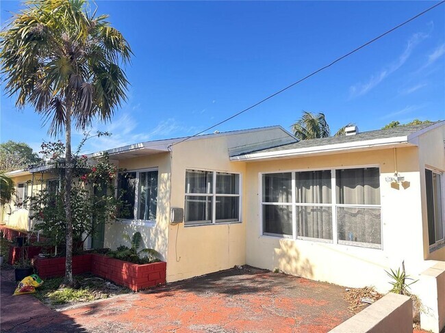 Building Photo - 1727 McKinley St Rental
