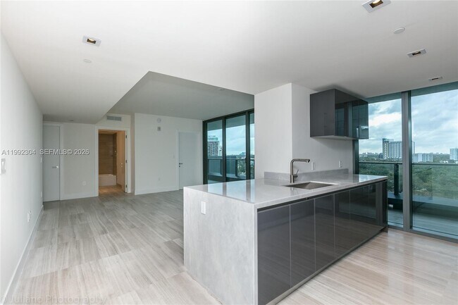 Photo - 1451 Brickell Ave Unit 905