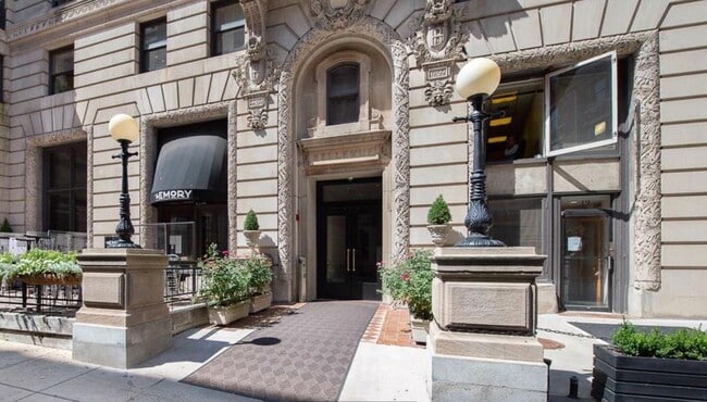 Front entrance - 21 Beacon St Unit 5J