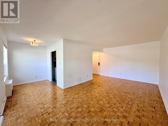 Photo - 30 Upper Canada Dr Unit 208
