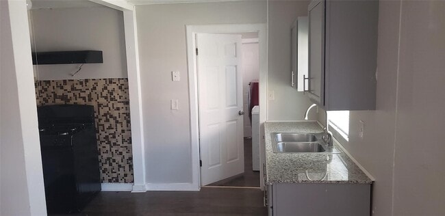 Photo - 912 Jennetta St