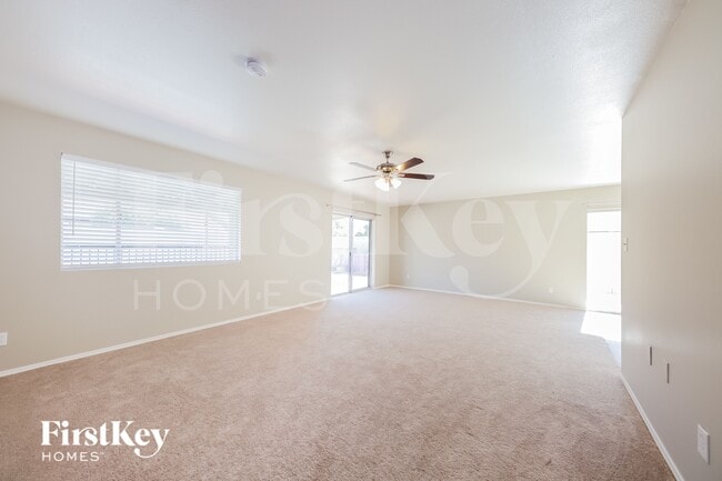 5240 W Hatcher Rd