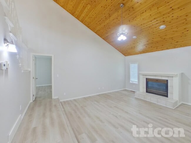 Photo - 209 Greenbriar Ln