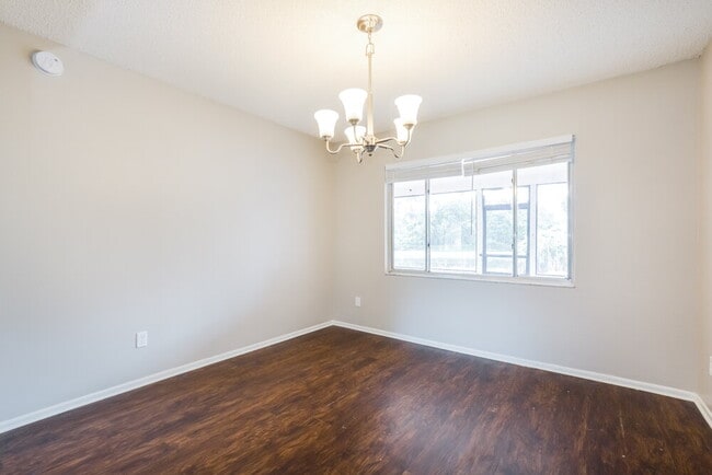 Photo - 1891 Aster Dr