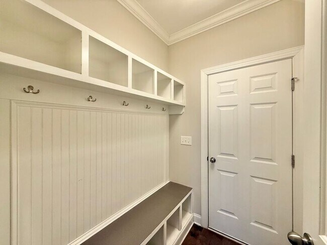 Photo - 1019 Monmouth Loop