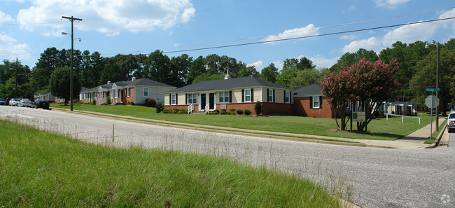 Cottages on Elm Apartments - Cottages on Elm Apartments