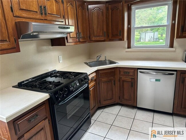 Photo - 351 Metlars Ln