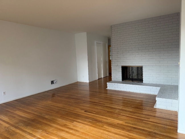 Photo - 1941 Perry Ave