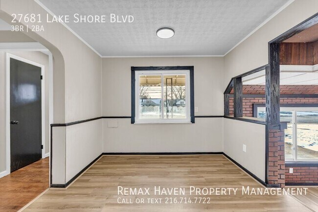 Photo - 27681 Lake Shore Blvd-