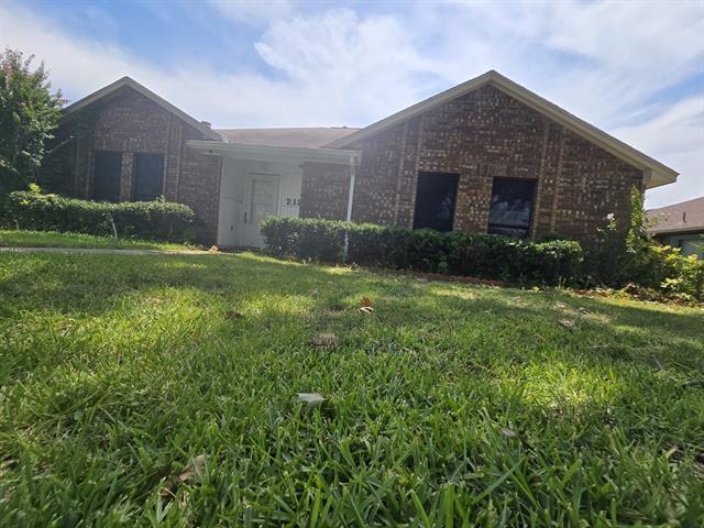 Building Photo - 2126 Woodglen Dr Rental