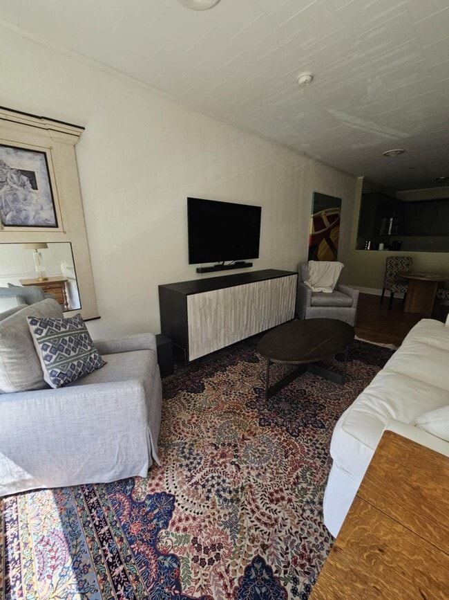 Photo - 336 Pennsylvania Ave W Unidad #1