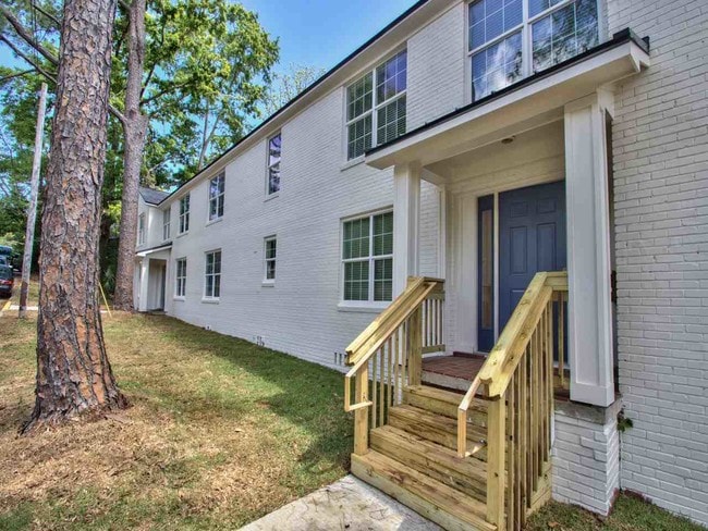 Building Photo - 500 E College Ave Unit F