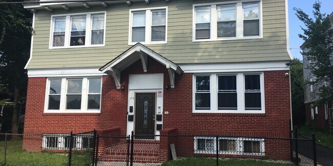 Photo - Union Ave Unit 2R