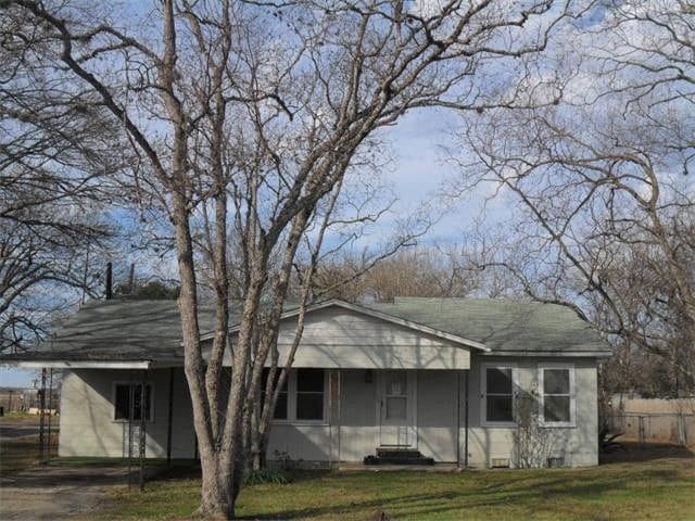 Building Photo - 1409 W San Antonio St Rental