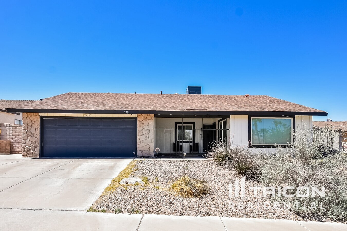 Photo - 718 Summerland Dr House