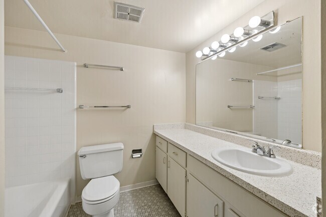 Appleblossom - 1BR, 1BA - 577SF - Bathroom