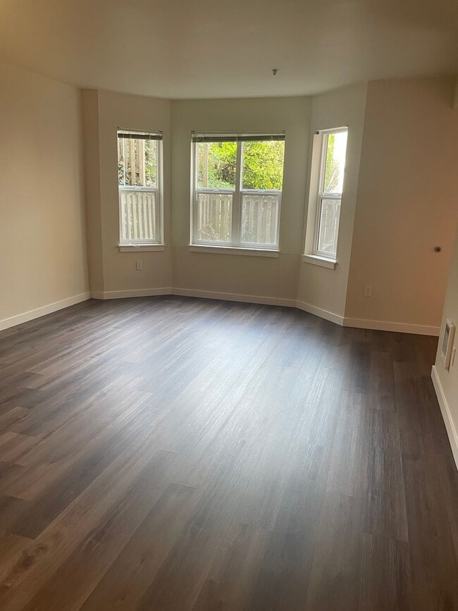 Photo - Orliss Apartment (Garden Court)