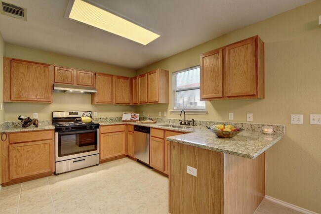 Photo - 104 Keaton Cove