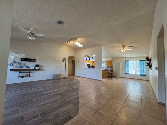 Photo - 2660 Ridge Crest St