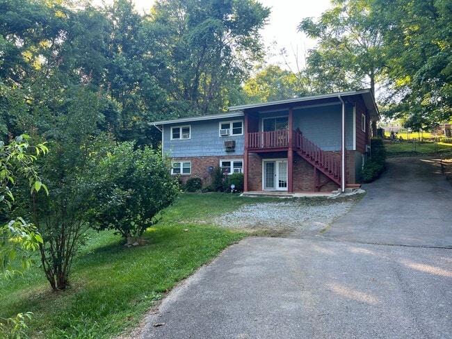 Building Photo - 8 Vine Ln Unit 2 Rental