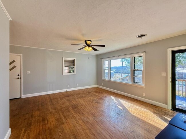 Photo - 800 McAbee Dr