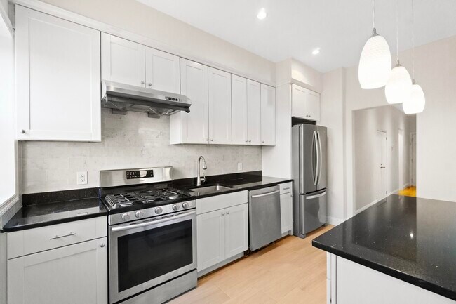 Photo - 580-582-582 Gregory Ave Unit 1