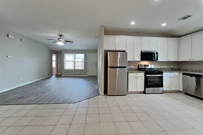 Photo - 804 Lovebug Ln
