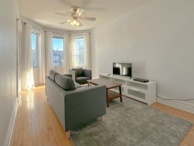 Photo - 2442 N Ashland Ave Unit 3