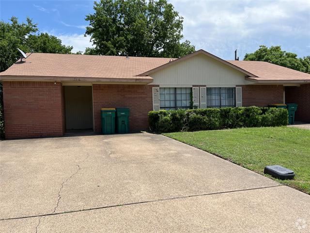 Building Photo - 718 Hillcrest Ct Rental