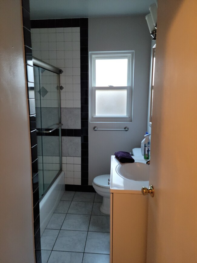 Photo - 716 Fir St