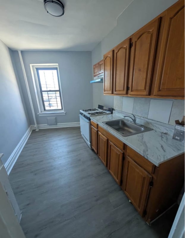 Building Photo - 160 Ellis Ave Rental