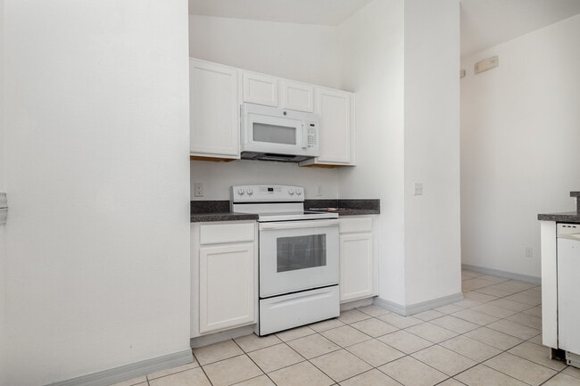 Photo - 923 Sandy Ridge Dr