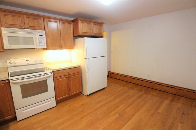 52 Westminster Ave Unit 52