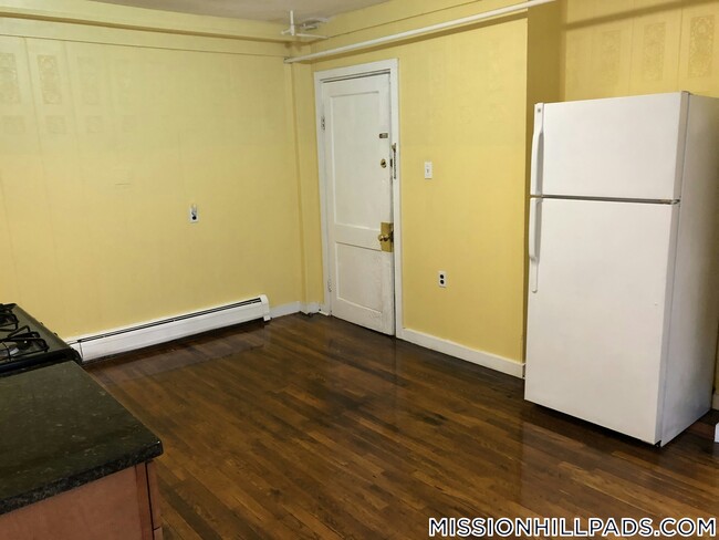 Photo - 139 Hillside St Apartment Unit B