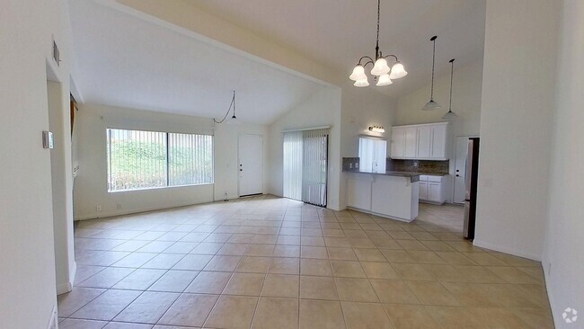 Building Photo - Spacious 3 Bed 2 Bath Townhouse in San Cle...