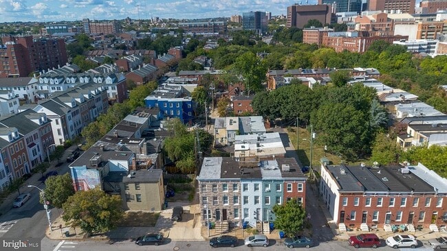 Building Photo - 764 Ramsay St