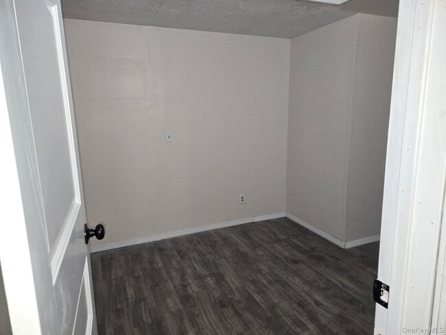 Photo - 11 Halliday Rd