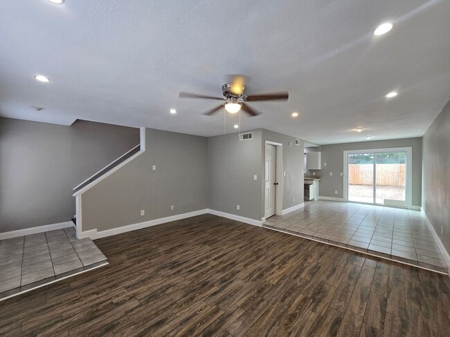 Photo - Arlington Townhome - 3 Bedroom 2.5 Bath