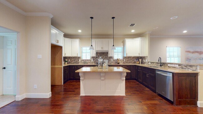 Photo - Craftsman-style Alamo Heights home with fe...