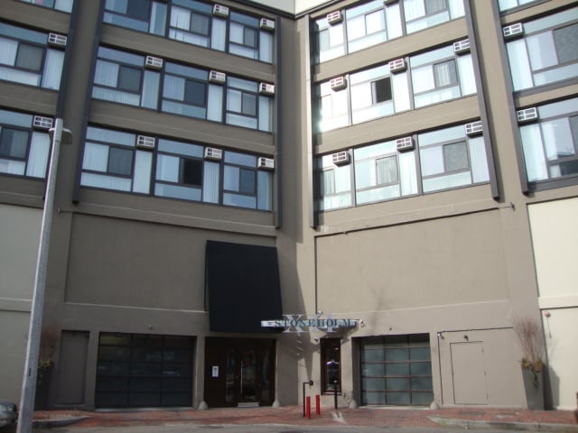 Building Photo - 12 Stoneholm St Unit 519